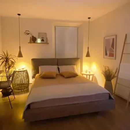 Apartman Zen Retreat In The Historic Center With A Huge Balcony *