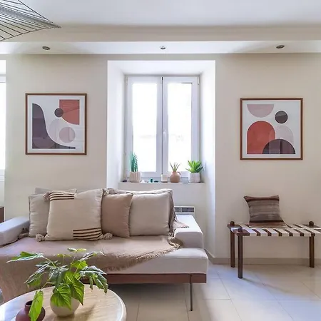 Zen Retreat In The Historic Center With A Huge Balcony Appartamento
